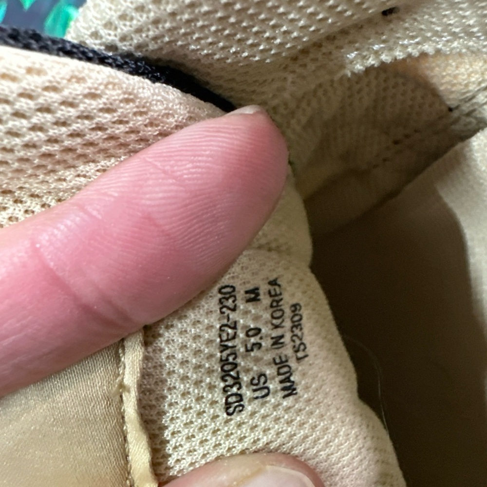New Balance CRV Mule V2 ‘Yellow’ Size 5W - Picture 7 of 7